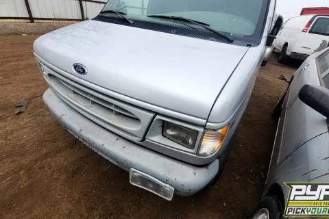 Photo of 2002 Ford E-150 Econoline