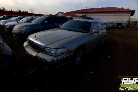 Photo of 2006 Lincoln Town Car