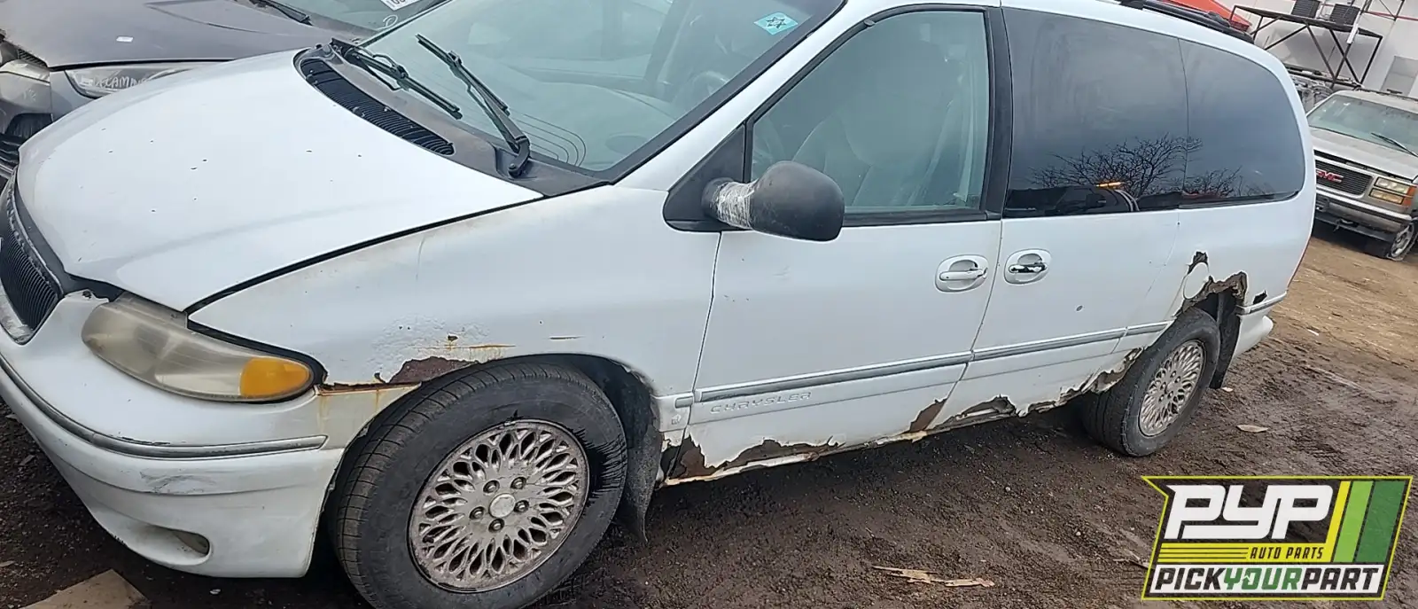 Photo of 1996 Chrysler Town & Country