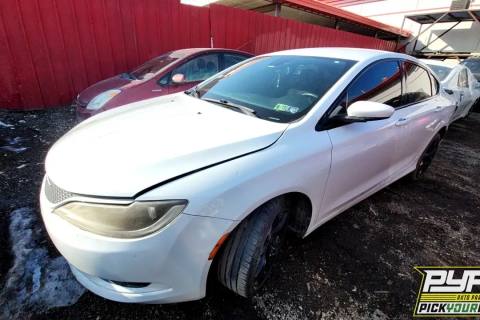 Photo of 2016 Chrysler 200