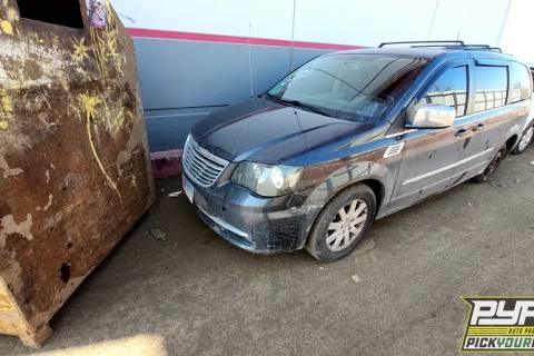 Photo of 2011 Chrysler Town & Country