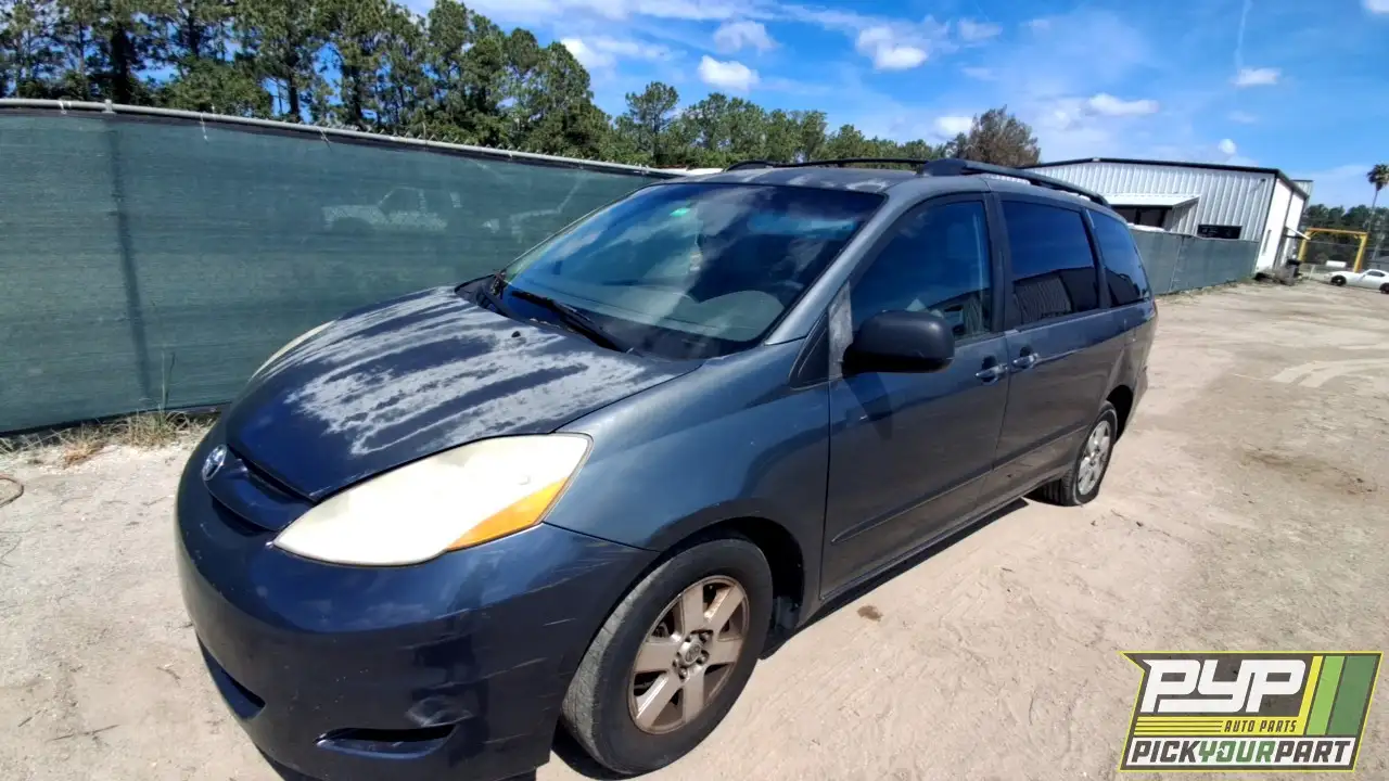 Photo of 2010 Toyota Sienna