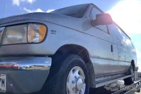 Photo of 1999 Ford Econoline