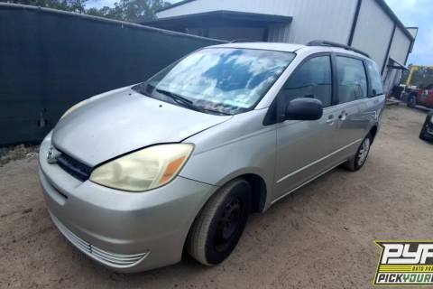 Photo of 2005 Toyota Sienna