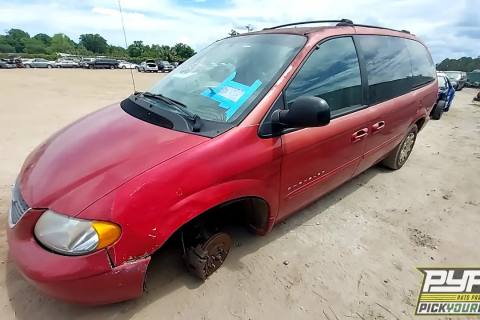 Photo of 2001 Chrysler Town & Country