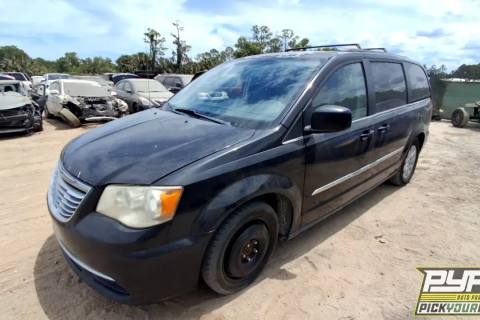 Photo of 2014 Chrysler Town & Country