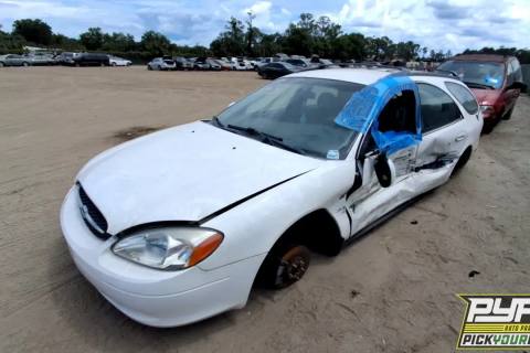 Photo of 2002 Ford Taurus