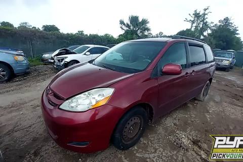 Photo of 2008 Toyota Sienna
