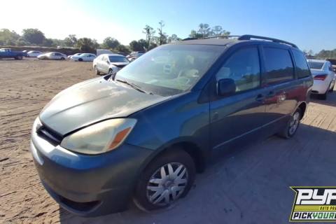 Photo of 2004 Toyota Sienna