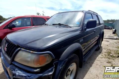 Photo of 2001 Mitsubishi Montero Sport