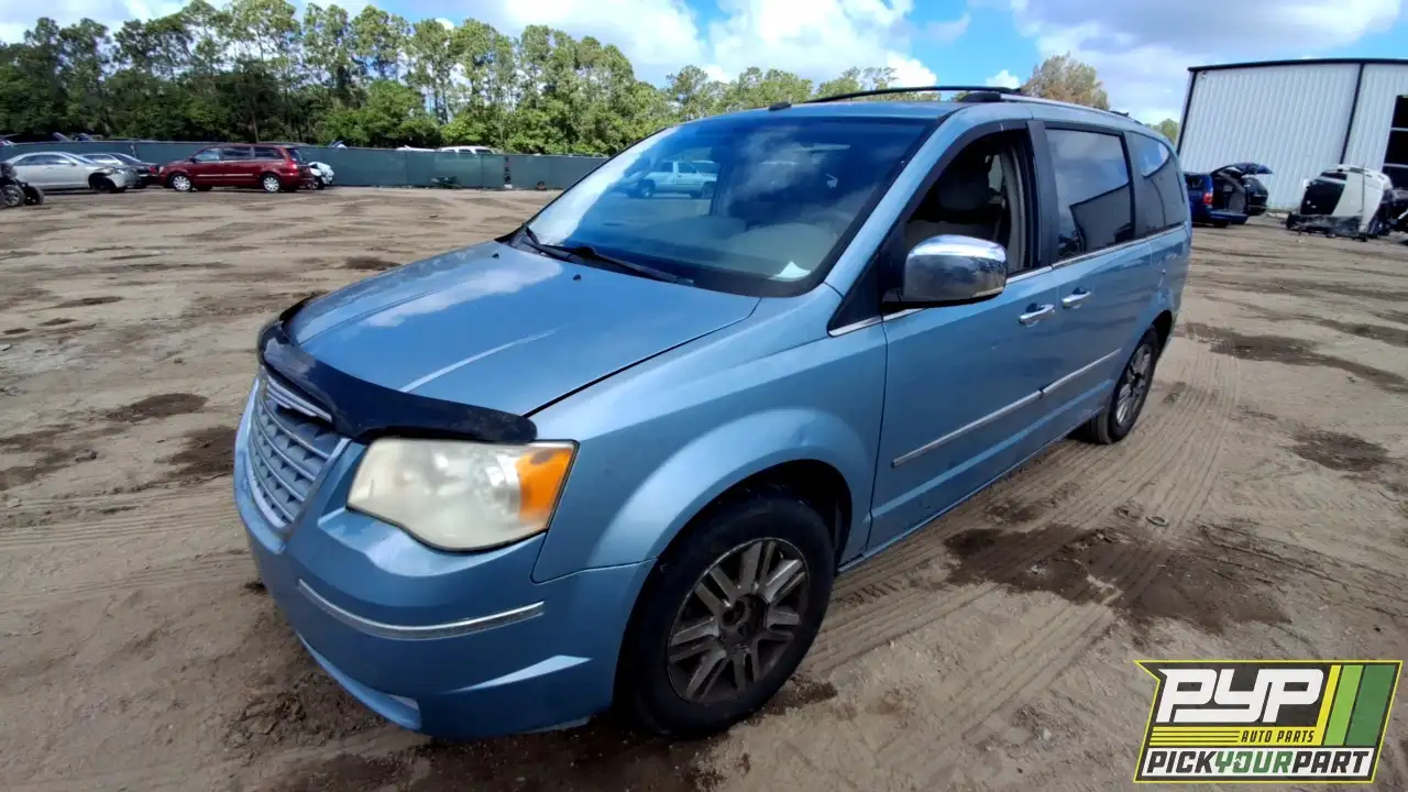 Photo of 2010 Chrysler Town & Country