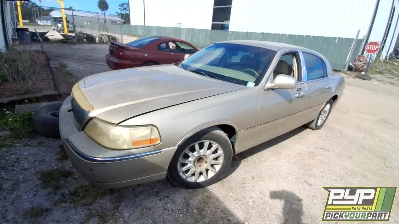 Photo of 2006 Lincoln Town Car