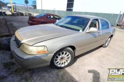 Photo of 2006 Lincoln Town Car