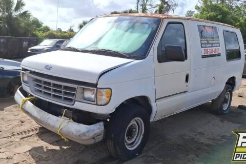 Photo of 1996 Ford E-350 Econoline