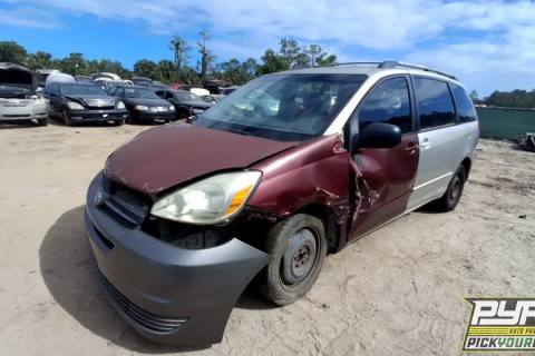Photo of 2004 Toyota Sienna