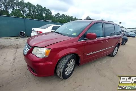 Photo of 2014 Chrysler Town & Country