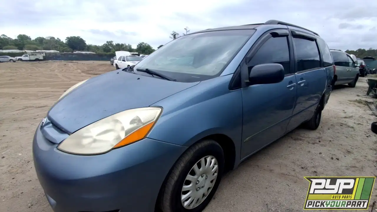 Photo of 2010 Toyota Sienna