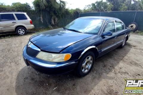 Photo of 2001 Lincoln Continental