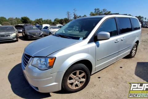 Photo of 2009 Chrysler Town & Country