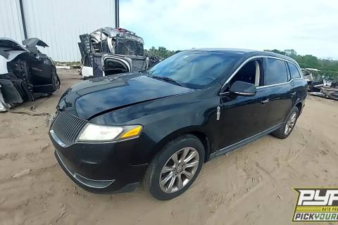 Photo of 2013 Lincoln Mkt