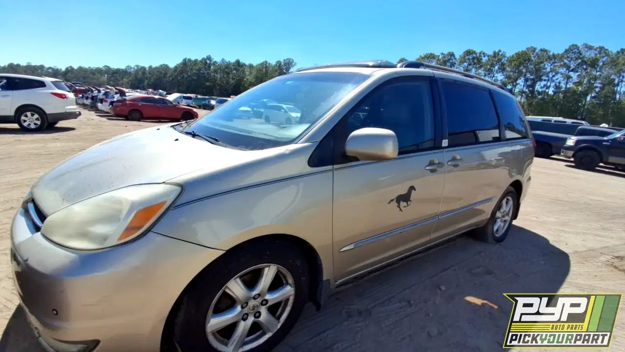 Photo of 2004 Toyota Sienna