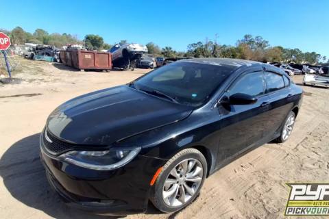 Photo of 2016 Chrysler 200