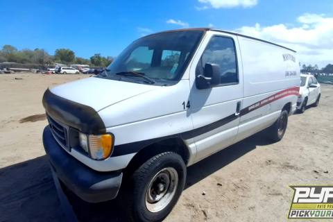 Photo of 2003 Ford E-250