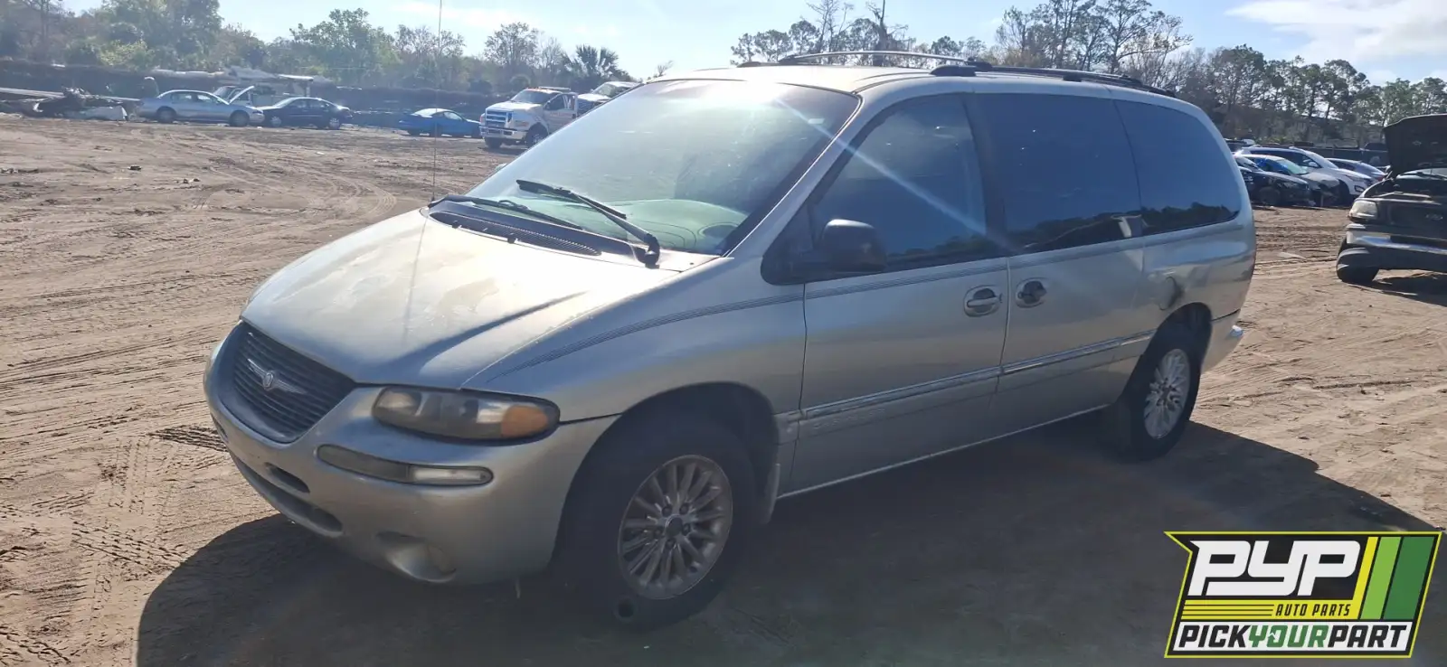 Photo of 1999 Chrysler Town & Country