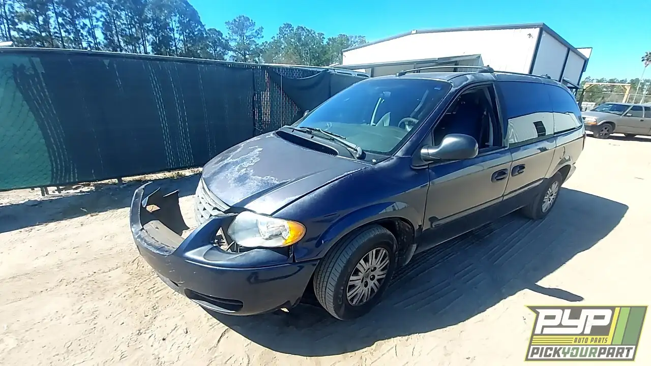 Photo of 2005 Chrysler Town & Country