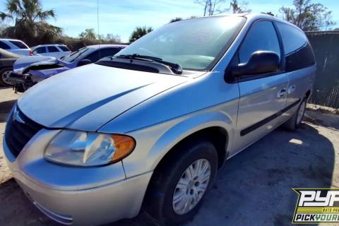 Photo of 2006 Chrysler Town & Country