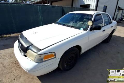 Photo of 2003 Ford Crown Victoria