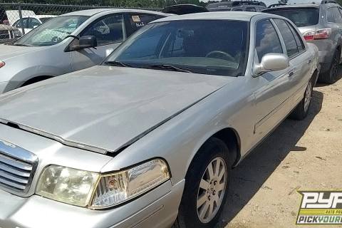 Photo of 2008 Ford Crown Victoria