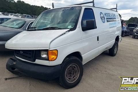 Photo of 2005 Ford E-150