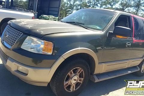 Photo of 2004 Ford Expedition