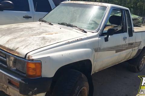 Photo of 1986 Toyota Pickup