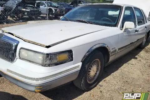 Photo of 1997 Lincoln Town Car
