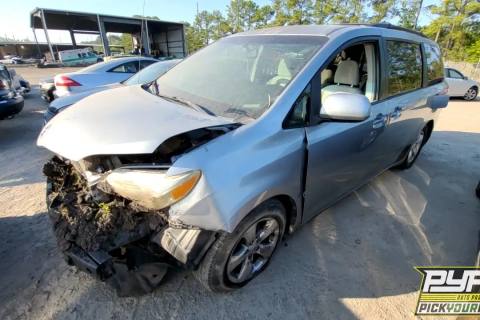 Photo of 2012 Toyota Sienna