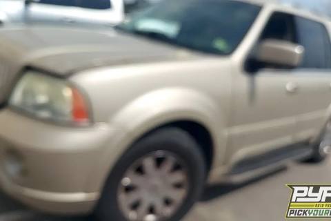 Photo of 2004 Lincoln Navigator