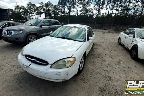 Photo of 2003 Ford Taurus