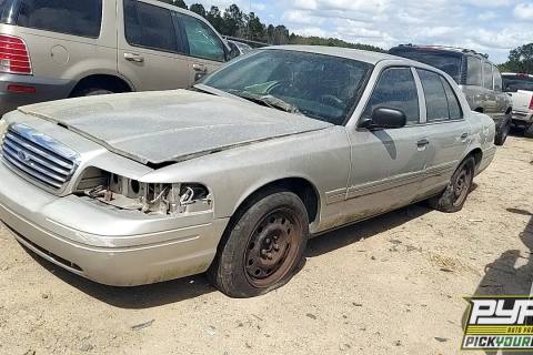 Photo of 2008 Ford Crown Victoria
