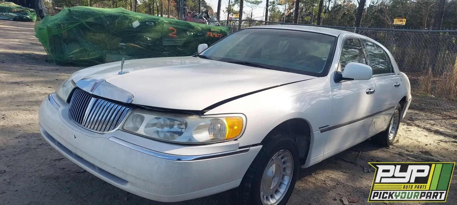 Photo of 1999 Lincoln Town Car