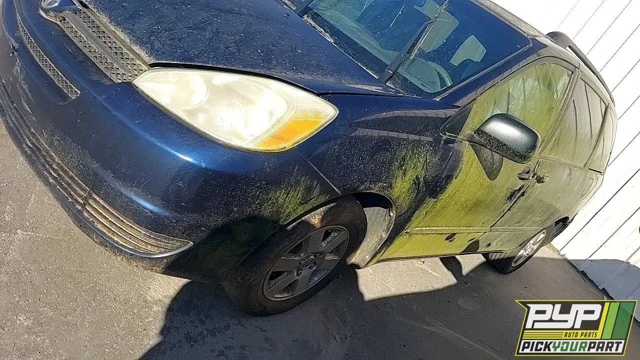 Photo of 2004 Toyota Sienna