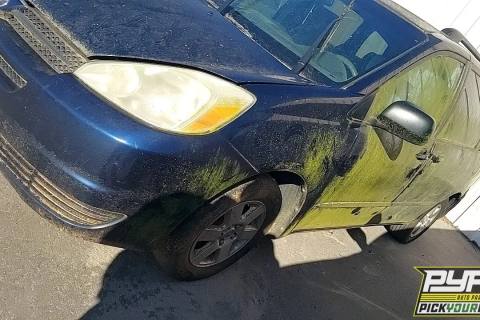 Photo of 2004 Toyota Sienna