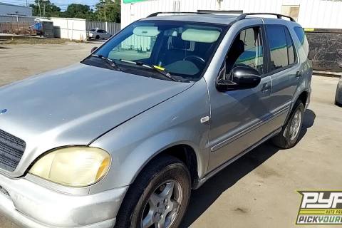 Photo of 2000 Mercedes-Benz Ml320