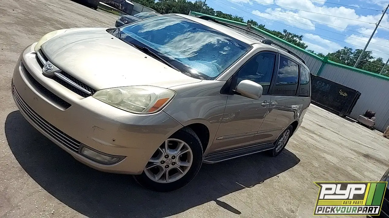 Photo of 2005 Toyota Sienna