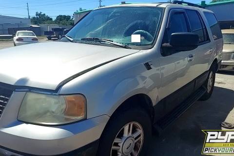 Photo of 2005 Ford Expedition