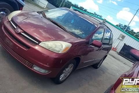 Photo of 2005 Toyota Sienna