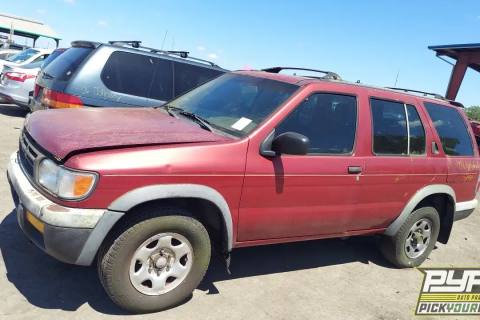 Photo of 1997 Nissan Pathfinder
