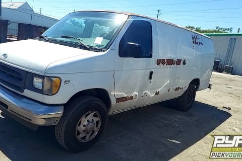 Photo of 2002 Ford E-350 Super Duty