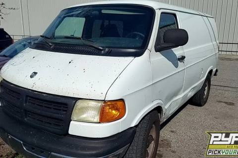 Photo of 2003 Dodge Ram 1500 Van